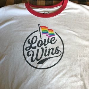 [SOLD]Love wins rainbow flag T-shirt